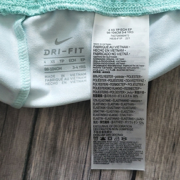 **Size 24M Only**Nike Little Girls Heart Logo Graphic Bike Short Set - Picture 13 of 13